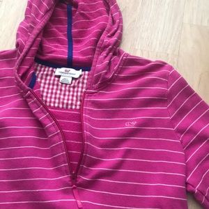 Vineyard Vines light sweater in Large